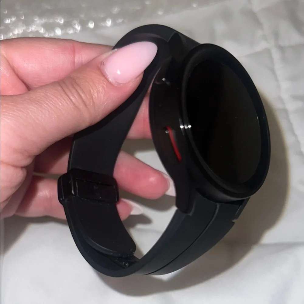 Samsung Galaxy 45MM Black Smartwatch with LTE and GPS with 20mm rubber strap